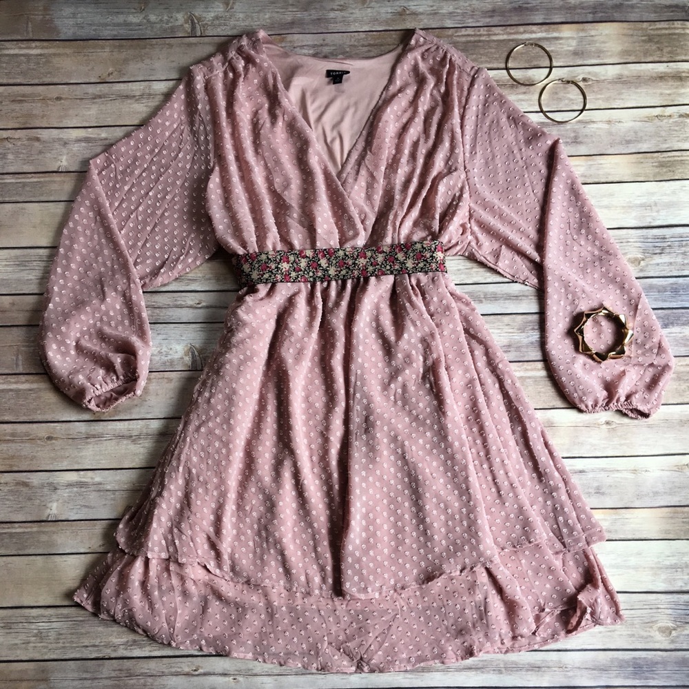 Torrid blush chiffon dress in Torrid size 3! NWT